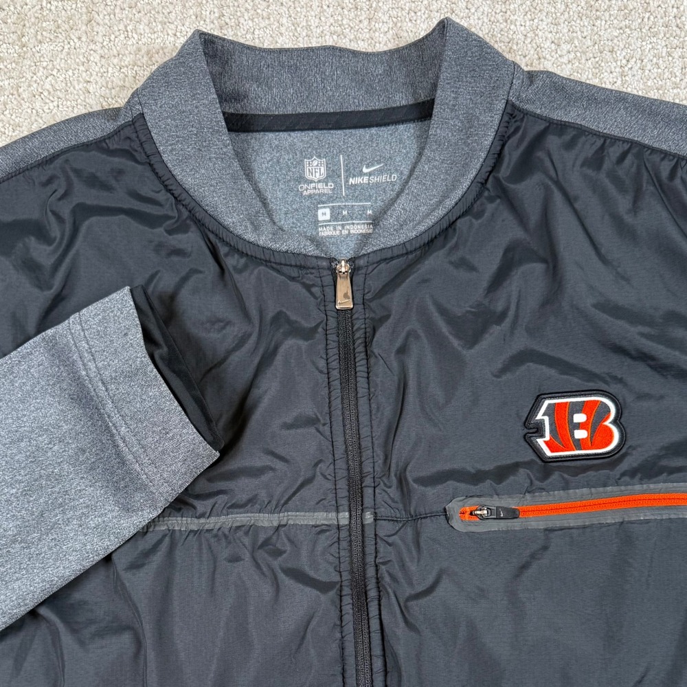 Nike NFL Shield Mens Medium Cincinnati Bengals Full Zip On Field Jacket *Read